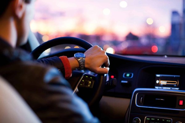 Quelle formation pour ouvrir une agence de location de voiture de prestige ?